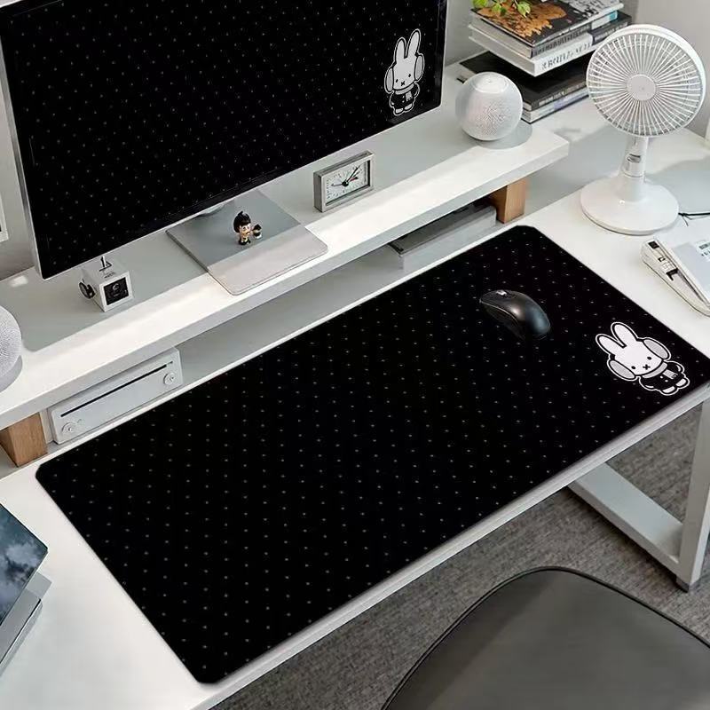 Keyboard Gaming Black - かわいいミッフィーうさぎの大型マウスパッド、カワイイバニーヘッドホンゲーミングデスクマット、黒ドット滑り止めラップトップキーボードテーブルパッド、オフィス用