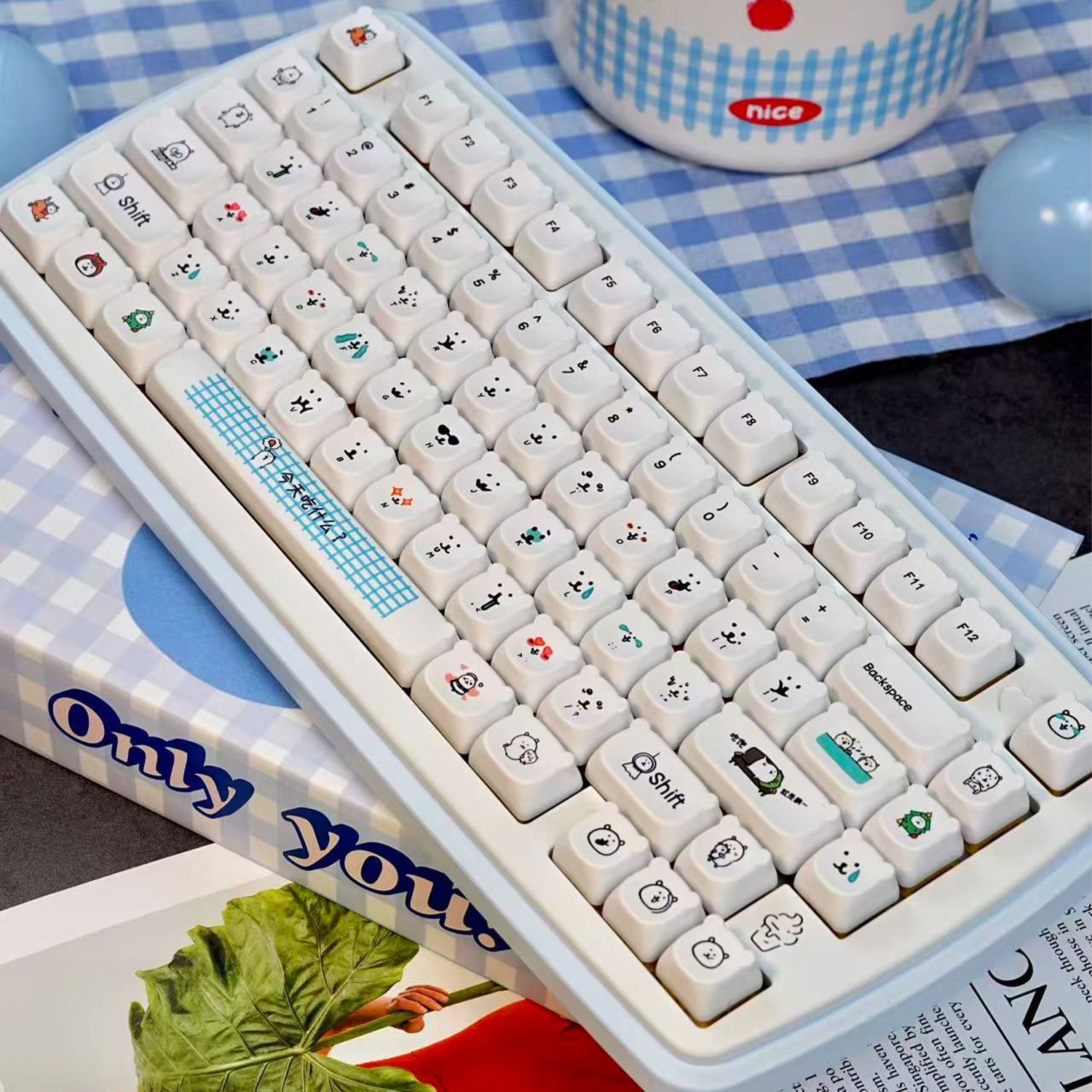 かわいい漫画風ジョークベアPBTキーキャップEAO高さ耐摩耗 - Gaming Keyboard Ergo のレビューと価格